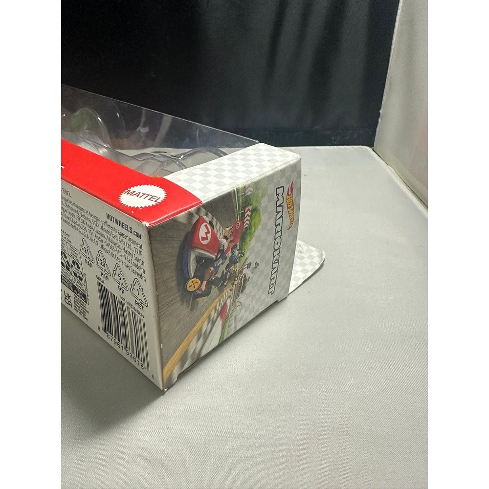 Hot Wheels Mario Kart 4 Pack Mario Peach Yoshi Orange Shy Guy Diecast GWB34 - Picture 4 of 6